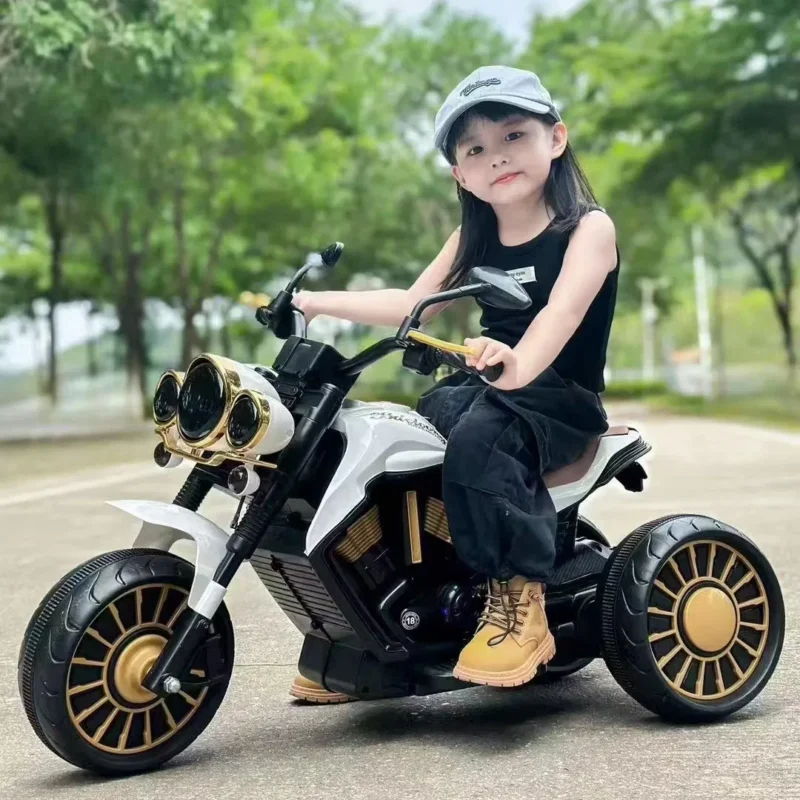 Moto Électrique Trike 12V pour Enfant – 3 Roues – Style Cruiser – Avec Musique et LED