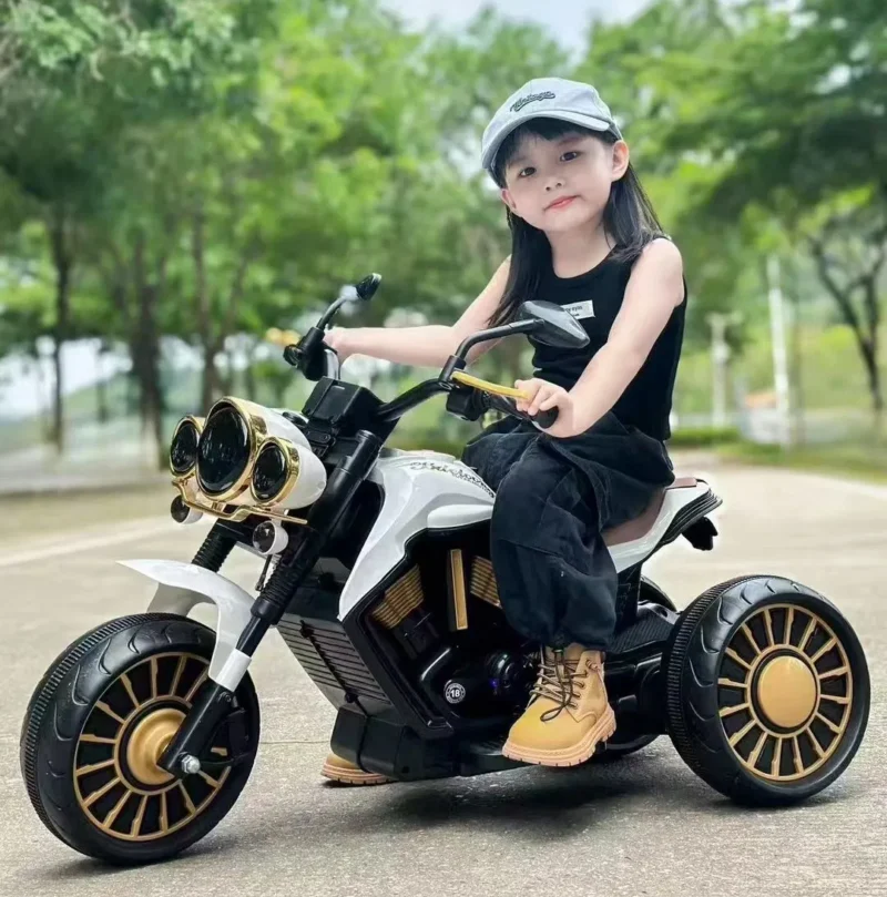 Moto Électrique Trike 12V pour Enfant – 3 Roues – Style Cruiser – Avec Musique et LED