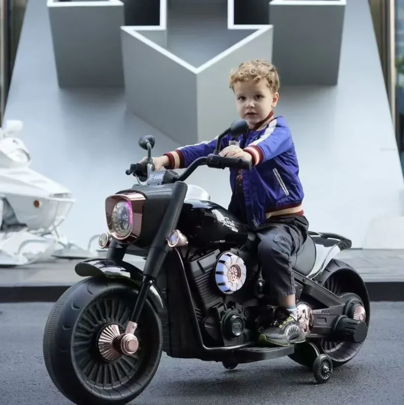 Moto Électrique Chopper 12V pour Enfant – Style Cruiser – Avec Roues Stabilisatrices, LED et Musique