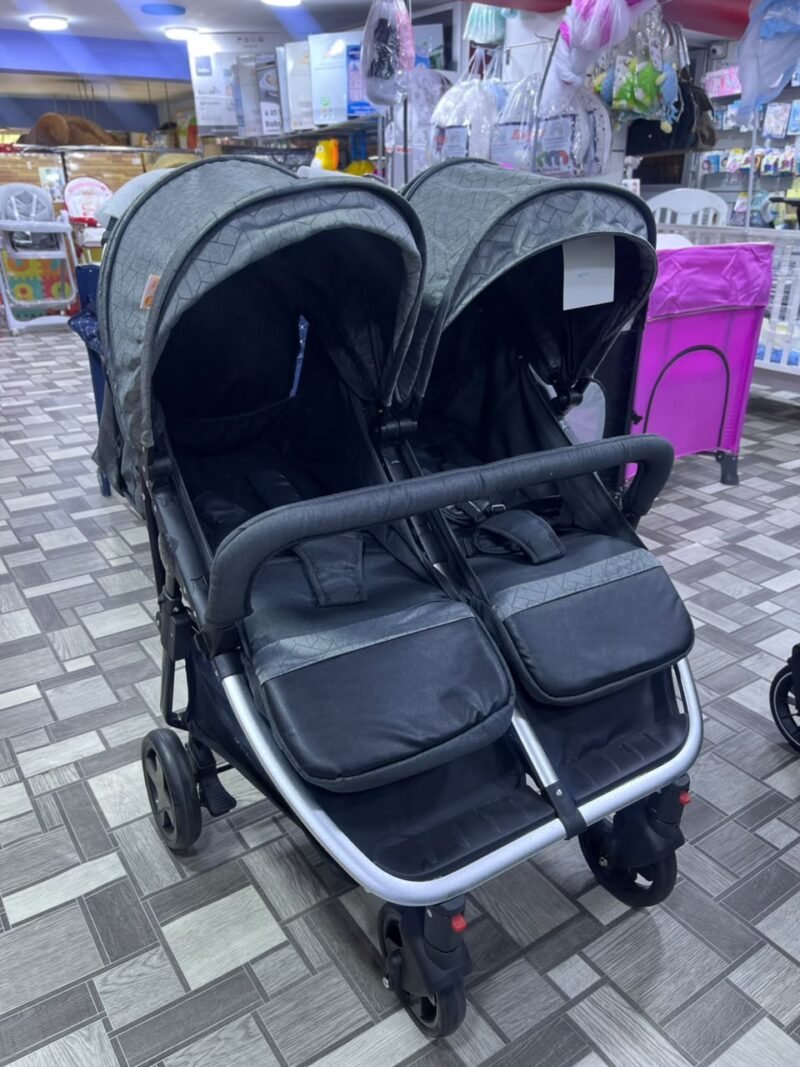 Poussette Double pour Jumeaux – Confortable et Pratique – Gris