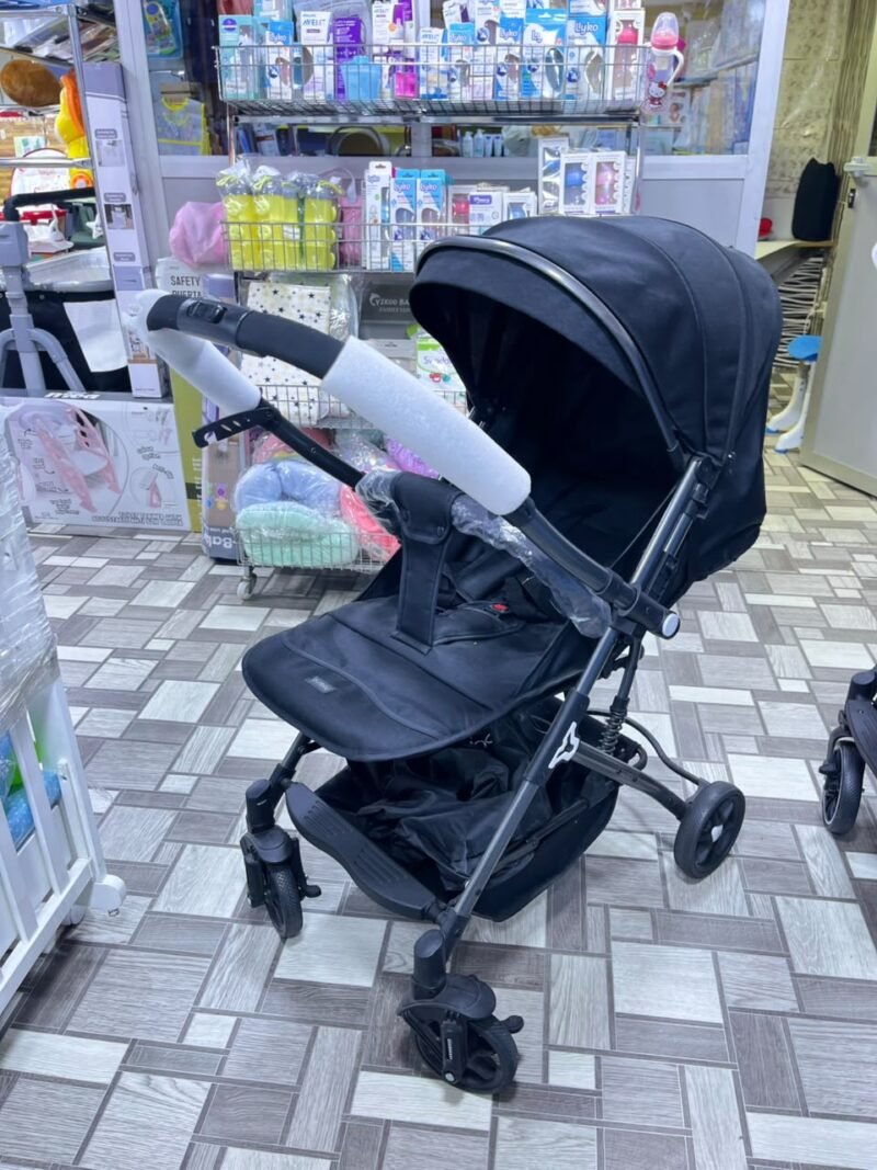 Poussette Bébé Confortable avec Grand Canopy