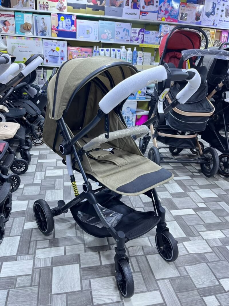 Poussette Bébé Confortable et Pratique – Assise Réglable avec Grand Canopy